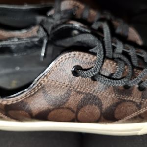 Women *LIKE NEW* Coach tennis
